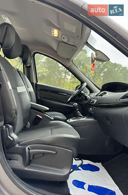 Минивэн Renault Scenic 2012 в 