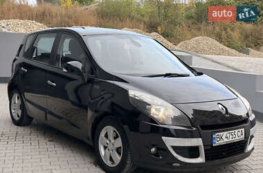 Минивэн Renault Scenic 2012 в 
