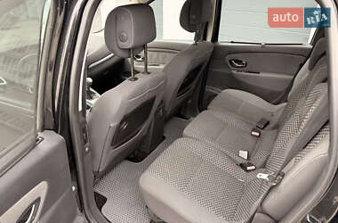 Минивэн Renault Scenic 2012 в 