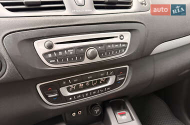 Минивэн Renault Scenic 2012 в 