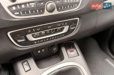 Минивэн Renault Scenic 2012 в 