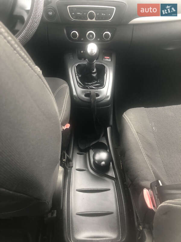 Минивэн Renault Scenic 2011 в Перегинском фото 16 Минивэн Renault Scenic 2011 в Перегинском