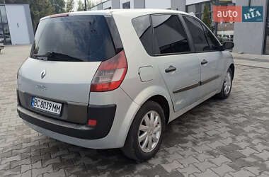 Минивэн Renault Scenic 2004 в 