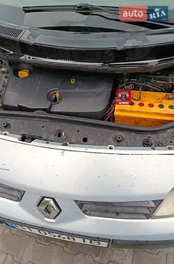 Минивэн Renault Scenic 2004 в 