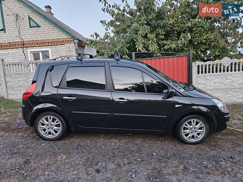 Минивэн Renault Scenic 2009 в Хороле