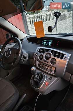Минивэн Renault Scenic 2009 в 