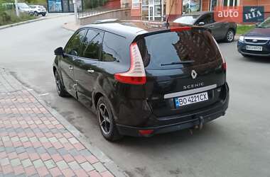 Минивэн Renault Scenic 2010 в 