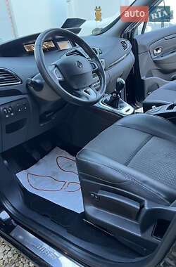 Минивэн Renault Scenic 2012 в 