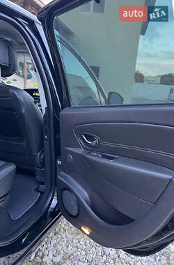Минивэн Renault Scenic 2012 в 