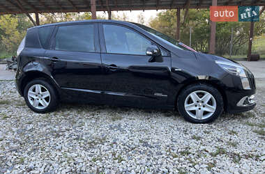 Минивэн Renault Scenic 2012 в 