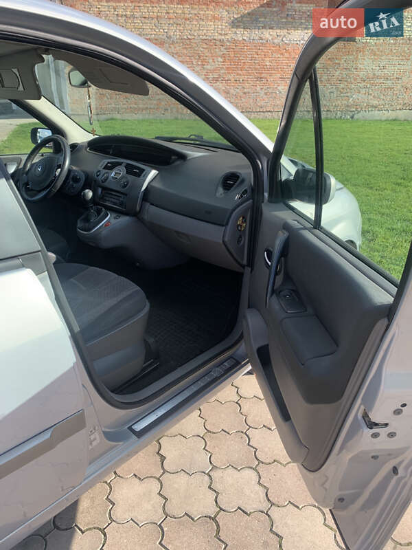 Минивэн Renault Scenic 2005 в Львове фото 11 Минивэн Renault Scenic 2005 в Львове