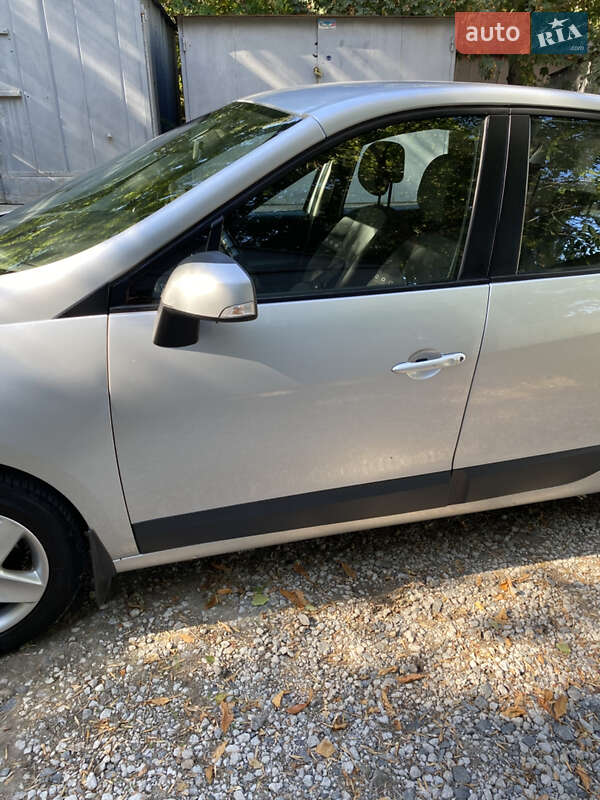 Универсал Renault Scenic 2012 в Днепре