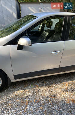 Универсал Renault Scenic 2012 в 