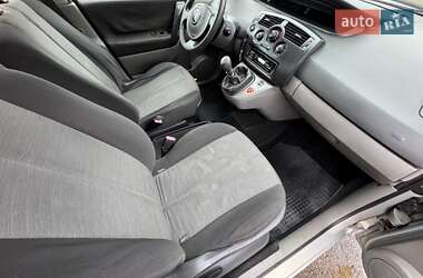 Минивэн Renault Scenic 2004 в 