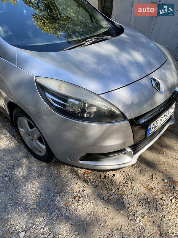 Универсал Renault Scenic 2012 в Днепре