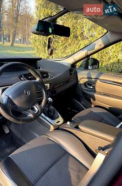 Минивэн Renault Scenic 2013 в 