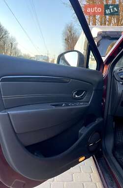 Минивэн Renault Scenic 2013 в 