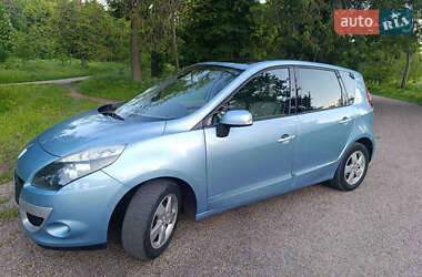 Минивэн Renault Scenic 2010 в 