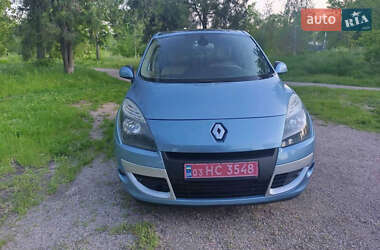 Минивэн Renault Scenic 2010 в 