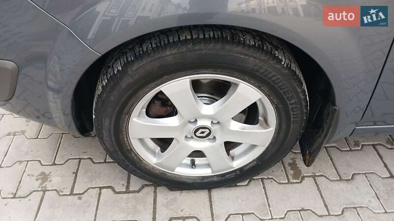 Минивэн Renault Scenic 2006 в Чернигове