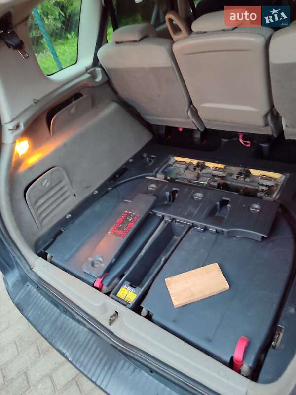 Мінівен Renault Scenic 2006 в Луцьку