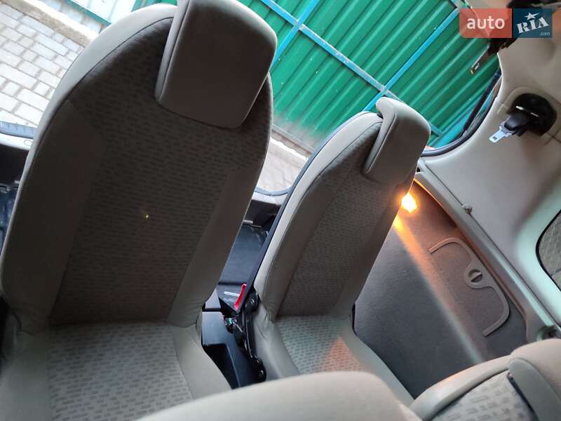 Мінівен Renault Scenic 2006 в Луцьку