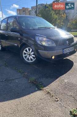 Минивэн Renault Scenic 2004 в 
