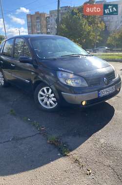 Минивэн Renault Scenic 2004 в 