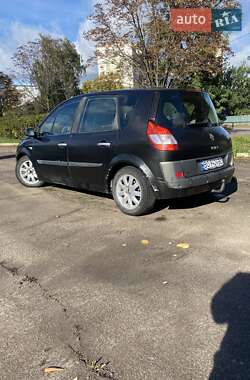 Минивэн Renault Scenic 2004 в 
