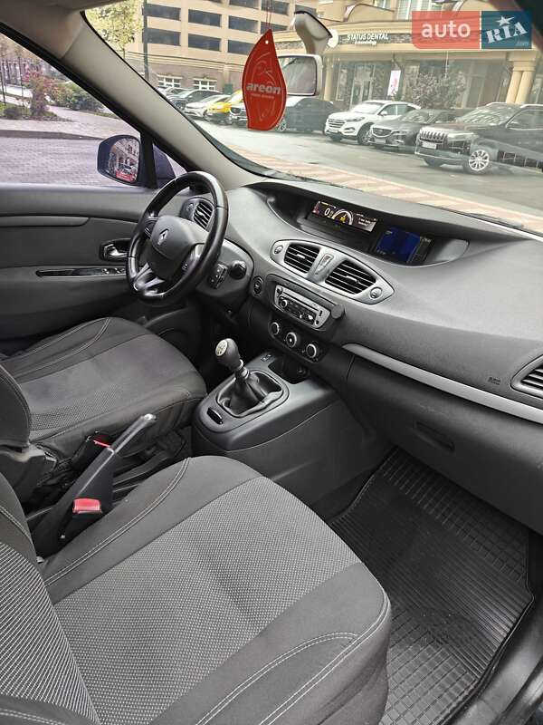 Минивэн Renault Scenic 2012 в Киеве