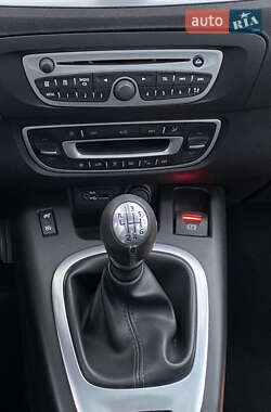 Минивэн Renault Scenic 2010 в 