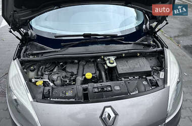 Минивэн Renault Scenic 2012 в 