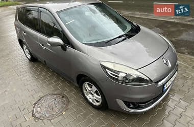 Минивэн Renault Scenic 2012 в 