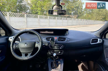 Минивэн Renault Scenic 2010 в 