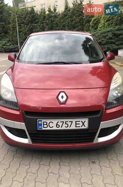 Минивэн Renault Scenic 2011 в 