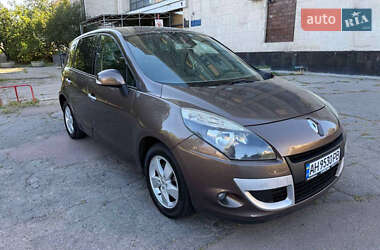Минивэн Renault Scenic 2010 в 