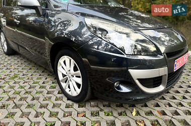 Минивэн Renault Scenic 2010 в 