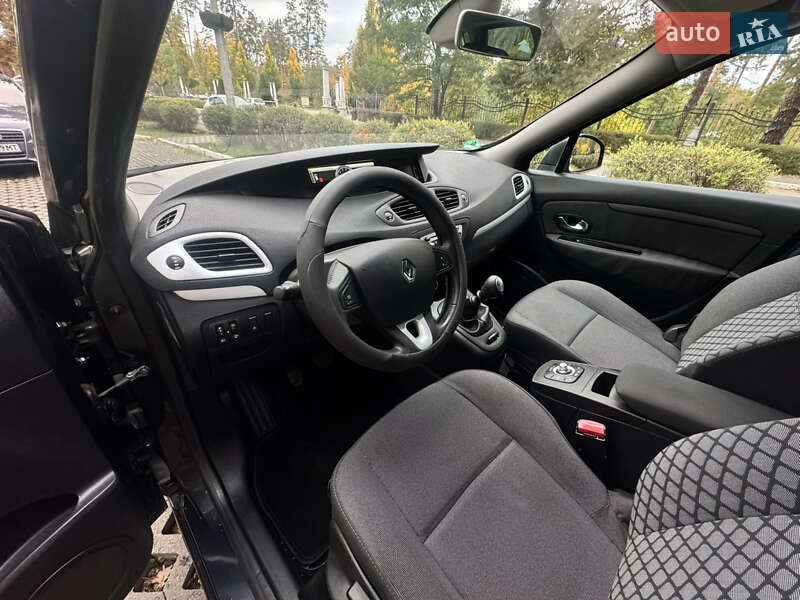 Минивэн Renault Scenic 2010 в Буче