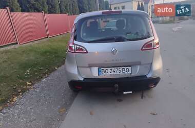 Минивэн Renault Scenic 2011 в 