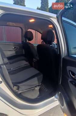 Минивэн Renault Scenic 2011 в 