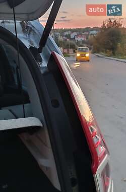 Минивэн Renault Scenic 2011 в 
