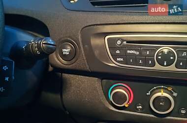 Минивэн Renault Scenic 2011 в 