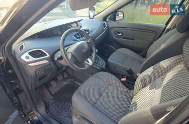 Минивэн Renault Scenic 2011 в 
