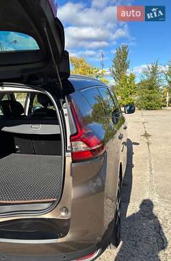 Мінівен Renault Scenic 2017 в  фото 50 Мінівен Renault Scenic 2017 в