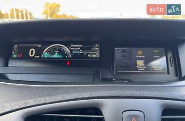 Минивэн Renault Scenic 2013 в 