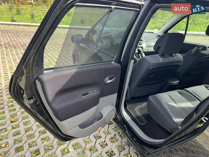 Минивэн Renault Scenic 2005 в Коломые