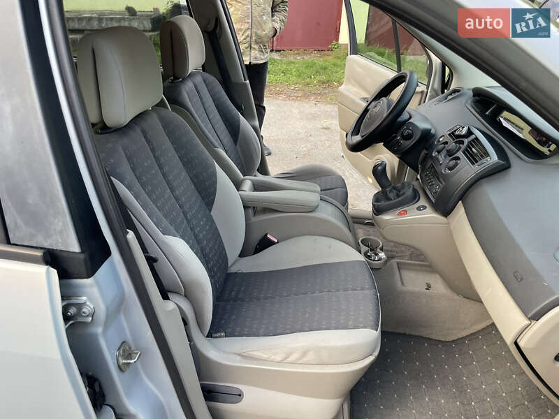 Минивэн Renault Scenic 2004 в Красилове