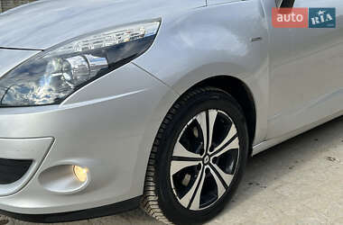 Минивэн Renault Scenic 2011 в 