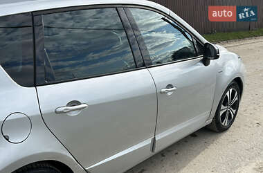 Минивэн Renault Scenic 2011 в 