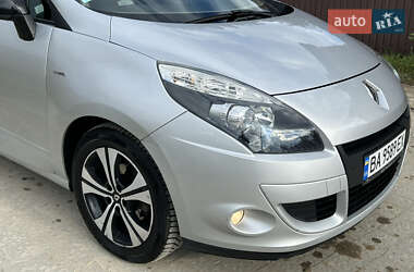 Минивэн Renault Scenic 2011 в 